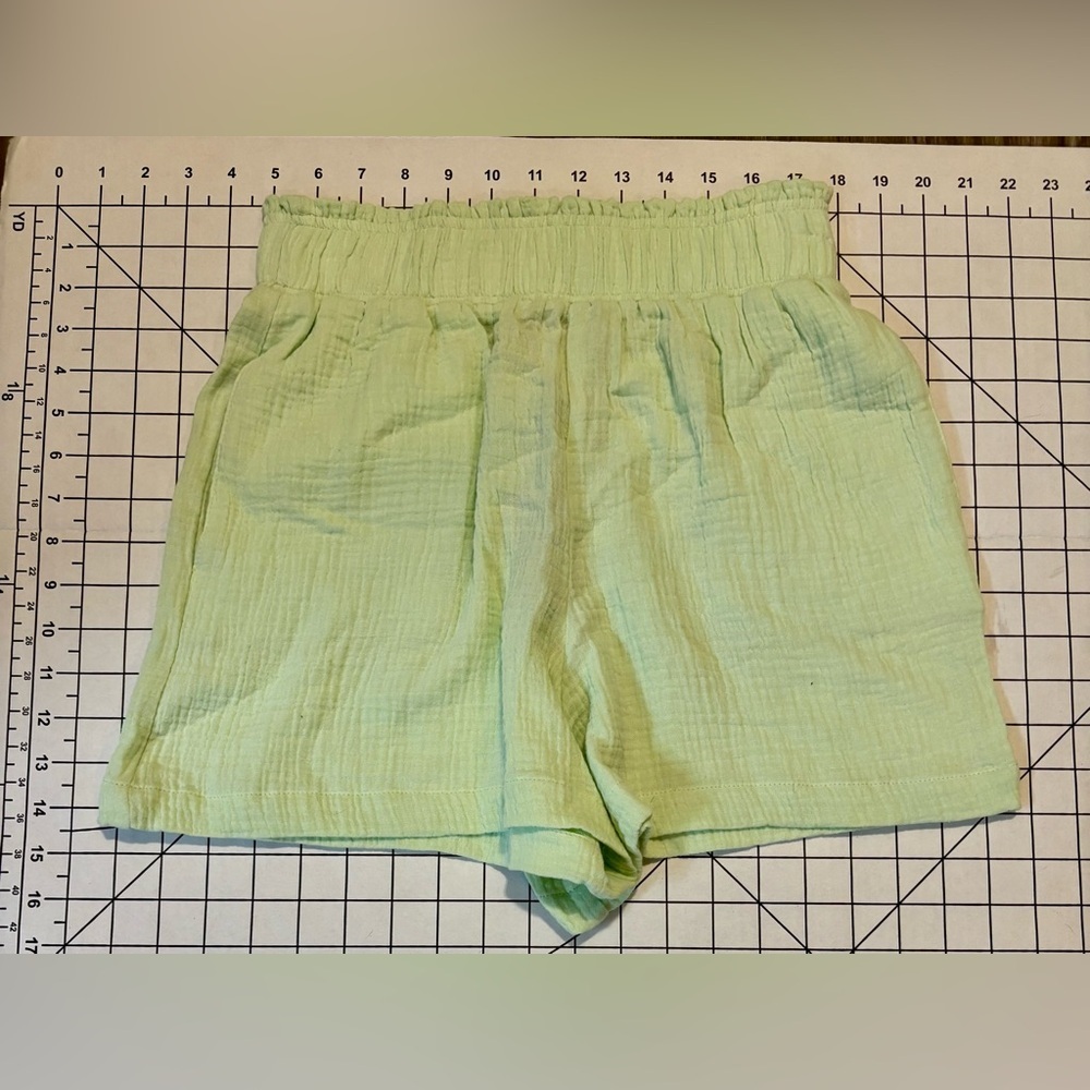 NWT Monrow Women’s Size Small Green‎ High Waist Shorts